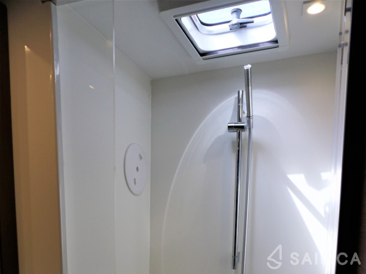 Lagoon 450 S - 4 + 2 cab. - Yacht Charter Sailica