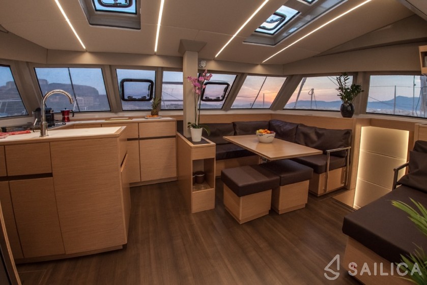 Nautitech 46 Fly - Yacht Charter Sailica