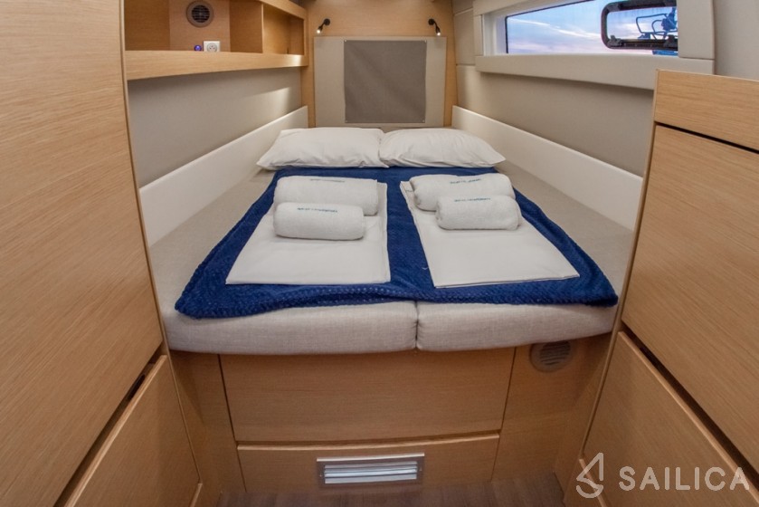 Nautitech 46 Fly - Yacht Charter Sailica