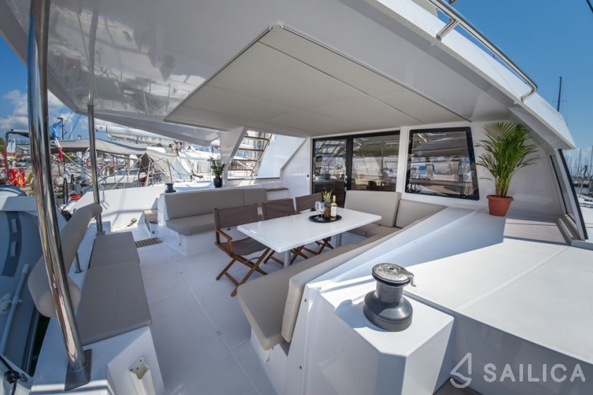 Nautitech 46 Fly - Yacht Charter Sailica