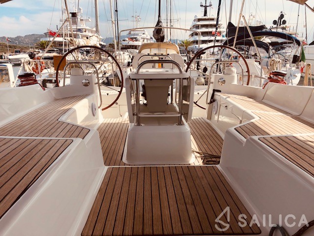 Jeanneau 53 - Yacht Charter Sailica