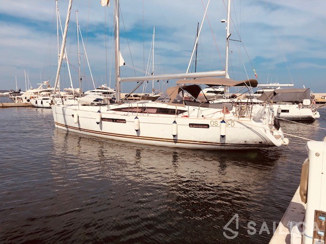 Jeanneau 53 - Yacht Charter Sailica