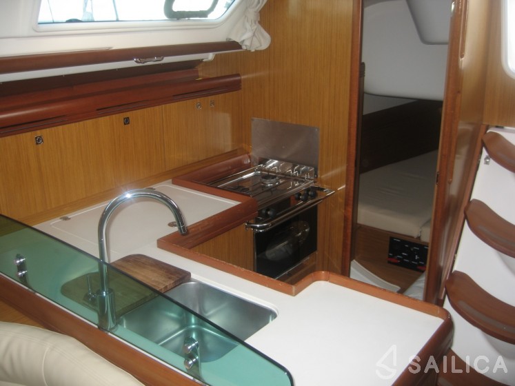 Sun Odyssey 39i - Yacht Charter Sailica