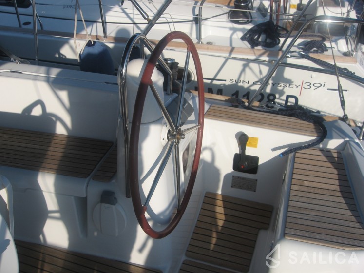 Sun Odyssey 39i - Yacht Charter Sailica