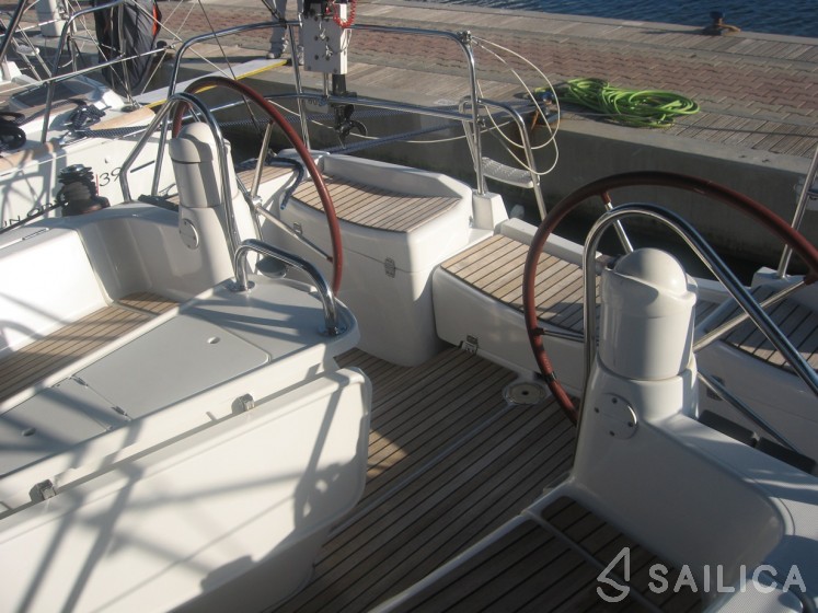 Sun Odyssey 39i - Yacht Charter Sailica