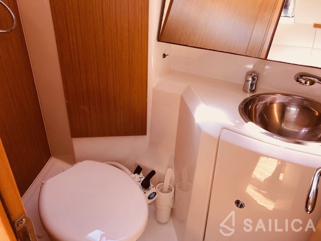 Sun Odyssey 36i - Yacht Charter Sailica
