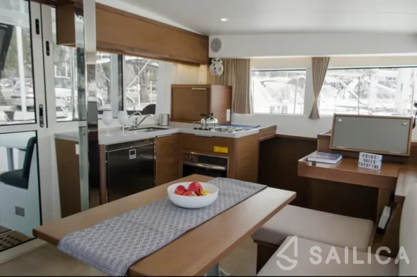 Lagoon 40 - Yacht Charter Sailica