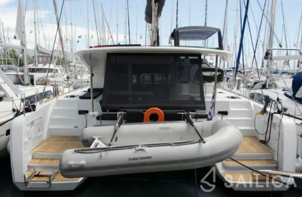 Lagoon 40 - Yacht Charter Sailica