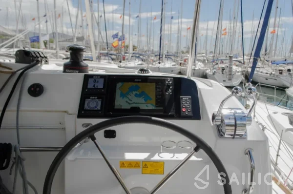 Lagoon 40 - Yacht Charter Sailica