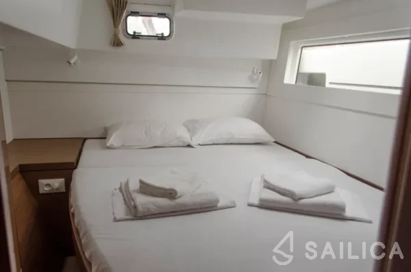 Lagoon 40 - Yacht Charter Sailica