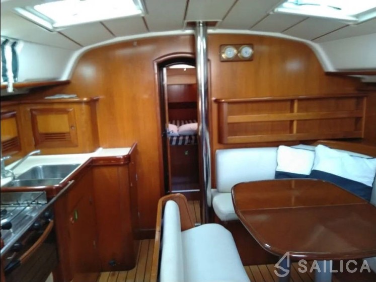 Oceanis 41.1 - Yacht Charter Sailica