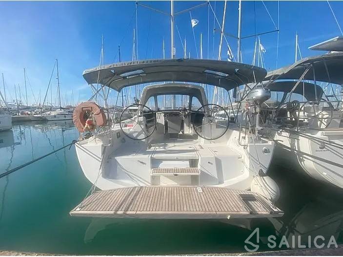 Oceanis 41.1 - Yacht Charter Sailica