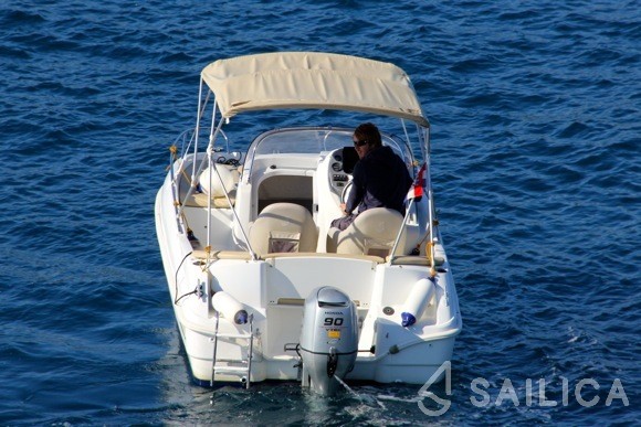 Beneteau Flyer 550 - Yacht Charter Sailica