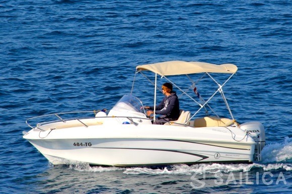 Beneteau Flyer 550 - Yacht Charter Sailica