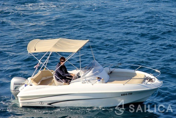 Beneteau Flyer 550 - Yacht Charter Sailica