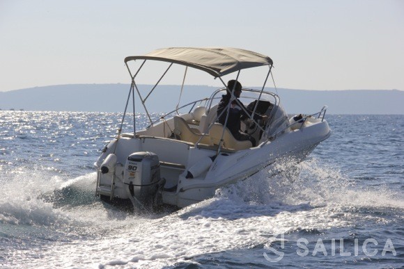 Beneteau Flyer 550 - Yacht Charter Sailica