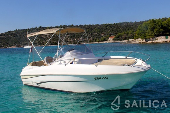 Beneteau Flyer 550 - Yacht Charter Sailica
