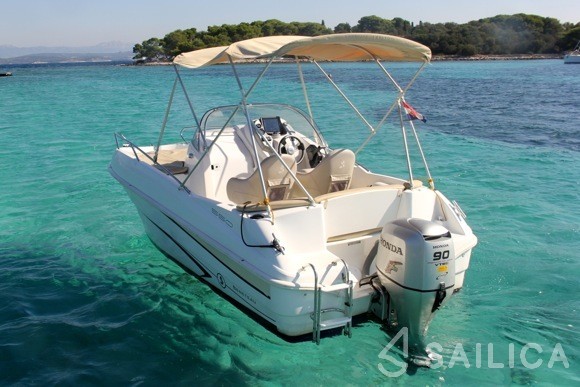 Beneteau Flyer 550 - Yacht Charter Sailica