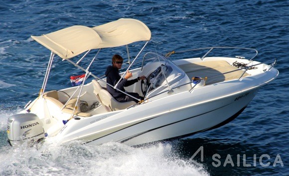 Beneteau Flyer 550 - Yacht Charter Sailica