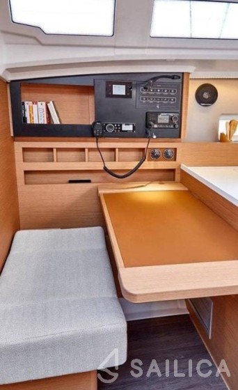 Sun Odyssey 410 - Yacht Charter Sailica