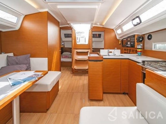 Sun Odyssey 410 - Yacht Charter Sailica
