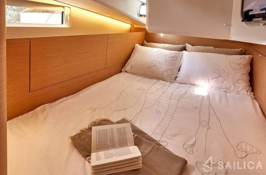 Sun Odyssey 410 - Yacht Charter Sailica