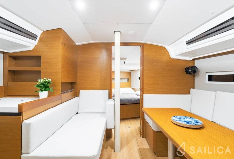 Sun Odyssey 410 - Yacht Charter Sailica