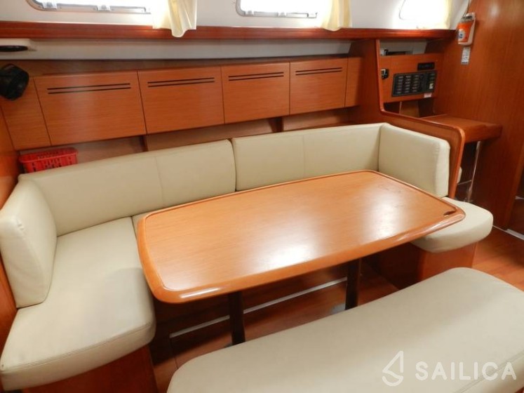 Cyclades 43.4 - Yacht Charter Sailica