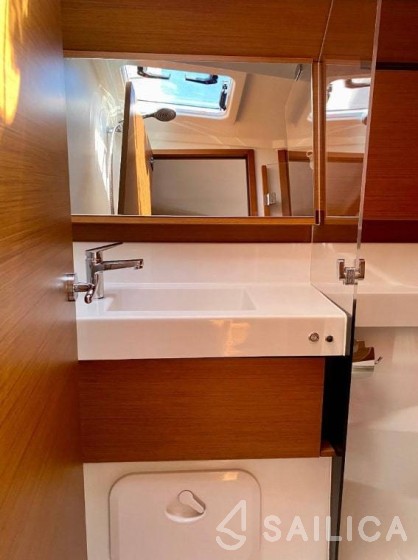 Sun Odyssey 410 - Yacht Charter Sailica