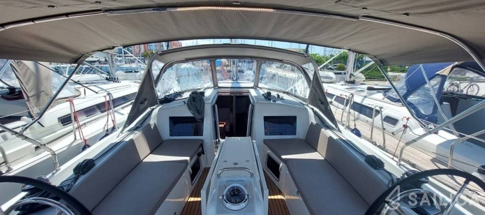 Sun Odyssey 410 - Yacht Charter Sailica