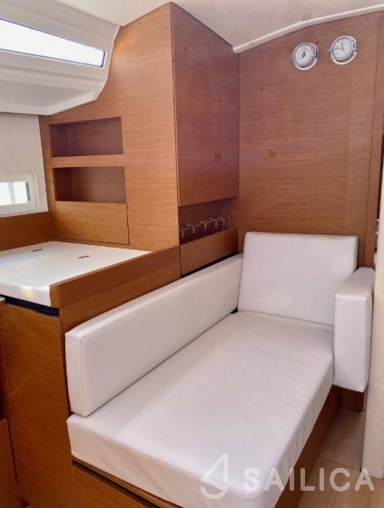 Sun Odyssey 410 - Yacht Charter Sailica