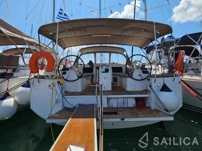 Sun Odyssey 410 - Yacht Charter Sailica