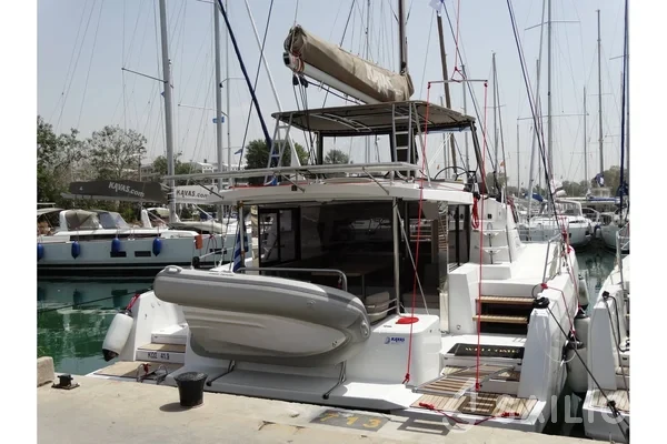 Bali 4.1 - Yacht Charter Sailica