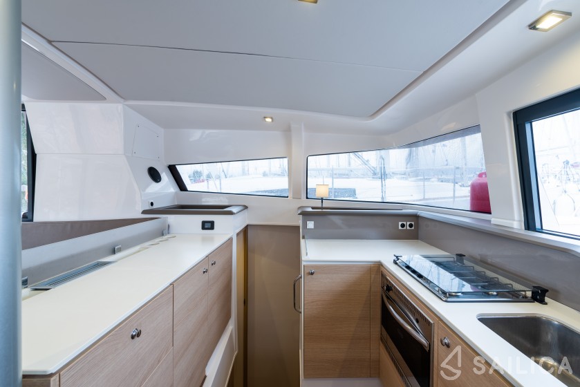 Bali 4.1 - Yacht Charter Sailica