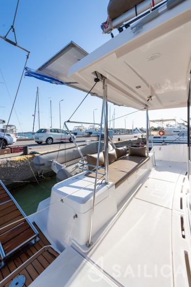 Bali 4.1 - Yacht Charter Sailica