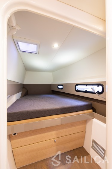 Bali 4.1 - Yacht Charter Sailica