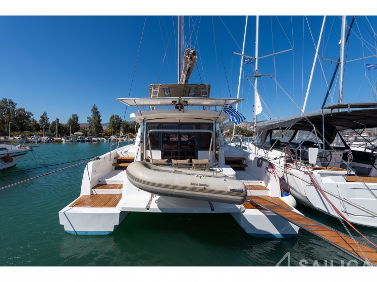Bali 4.1 - Yacht Charter Sailica