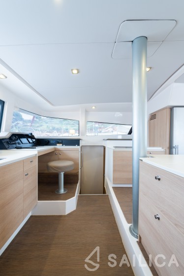 Bali 4.1 - Yacht Charter Sailica