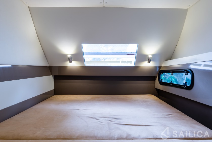 Bali 4.1 - Yacht Charter Sailica