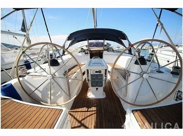 Bavaria 44 - Yacht Charter Sailica