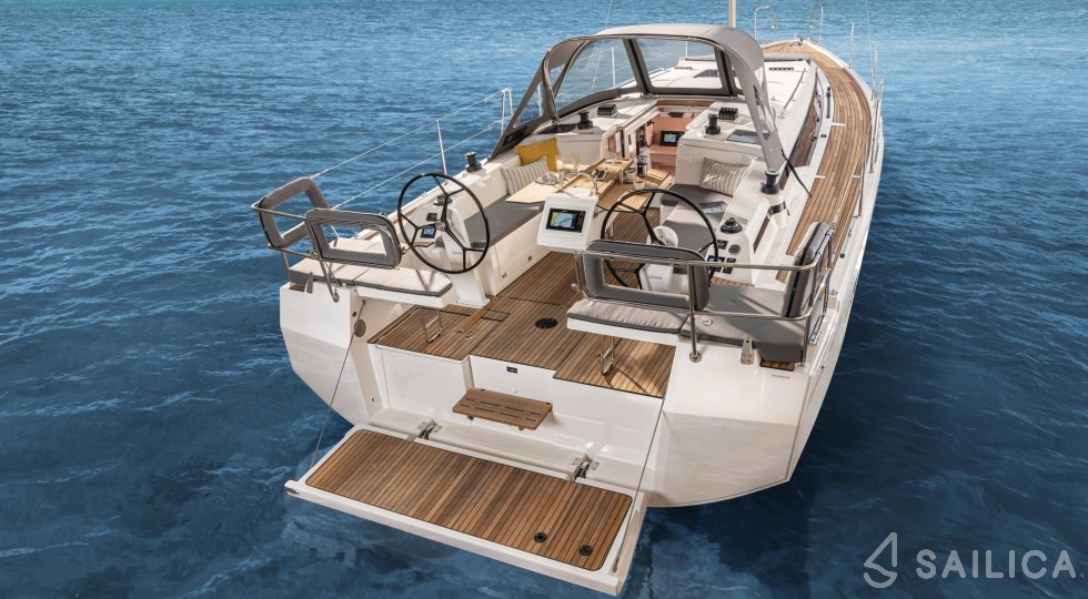 Bavaria C38 - Yacht Charter Sailica