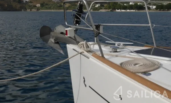 Oceanis 45 - Yacht Charter Sailica