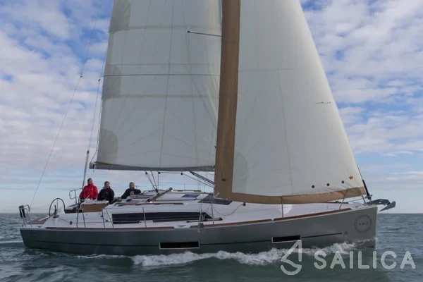 Dufour 382 GL - Yacht Charter Sailica