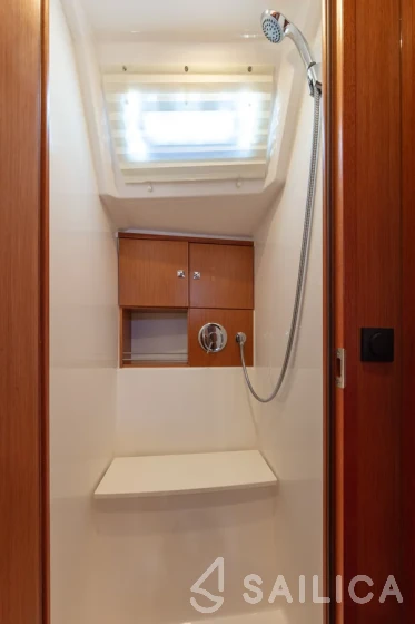 Bavaria 46 Cruiser - Yacht Charter Sailica
