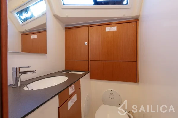 Bavaria 46 Cruiser - Yacht Charter Sailica