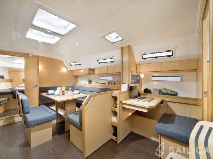 Bavaria 40 Cruiser - Yacht Charter Sailica