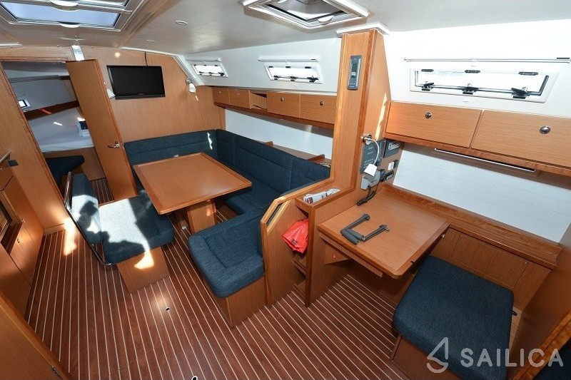 Bavaria 40 Cruiser - Yacht Charter Sailica