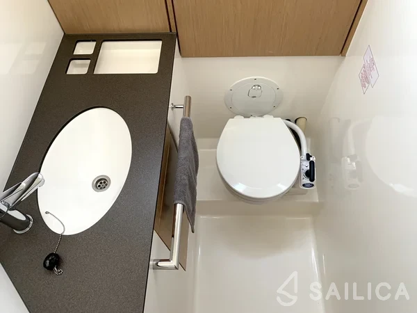 Bavaria 46 Cruiser - Yacht Charter Sailica