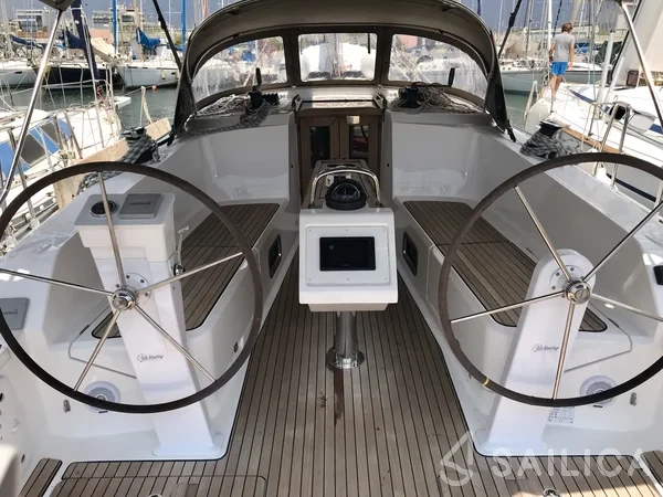 Bavaria 41 Cruiser - Yacht Charter Sailica