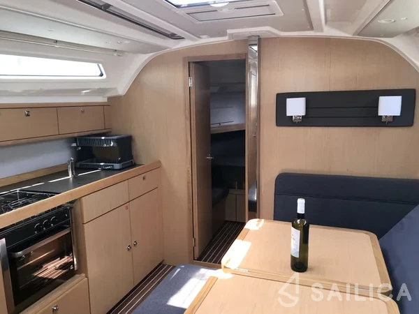 Bavaria 41 Cruiser - Yacht Charter Sailica